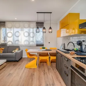Adastra With Private Parking And Floor Heating , Rijeka Kroatien